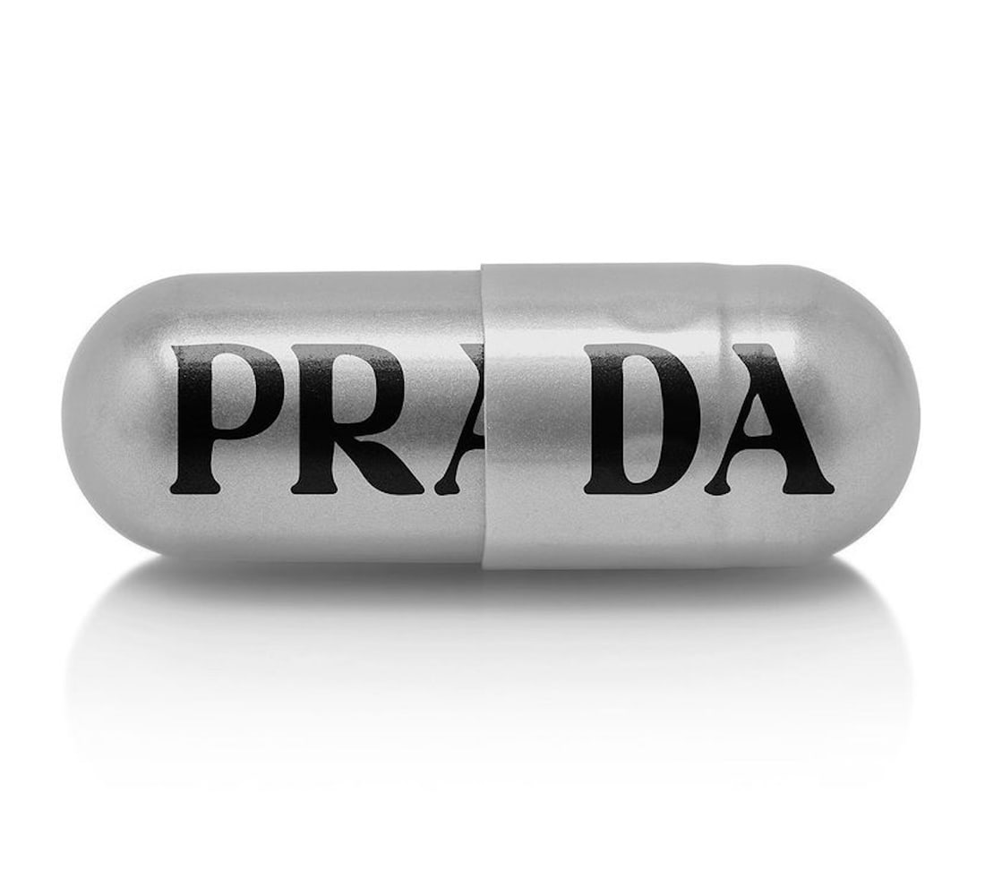 Charly Rocks (NÉ EN 1983): Prada Pill box, 2023Print on acrylic glass mounted on aluminum DibondWith hanging bracketSigned and numbered on the back of 5 copiesH40 x 60 cm