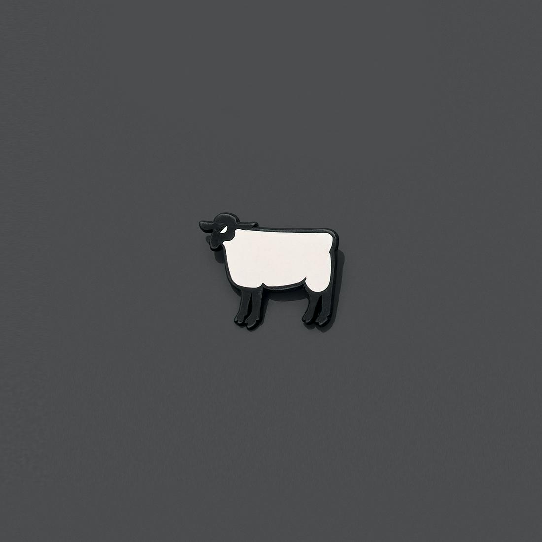 François-Xavier LALANNE (1927-2008) 1990 Brooch: François-Xavier LALANNE (1927-2008) 1990 Brooch "Mouton" in blackened metal and white enamel. Monogrammed FXL, edition Arthus Bertrand, Paris. Dimensions: 2.5 x 3 cm
