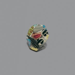 Antonio Cagianelli (born 1968) Dada collection: Antonio Cagianelli (born 1968) Dada collection Transparent plexiglass ring and inclusions of printed images Unique piece Monogrammed 2005 Dimensions: 6.5 x 5 cm - Size: 53