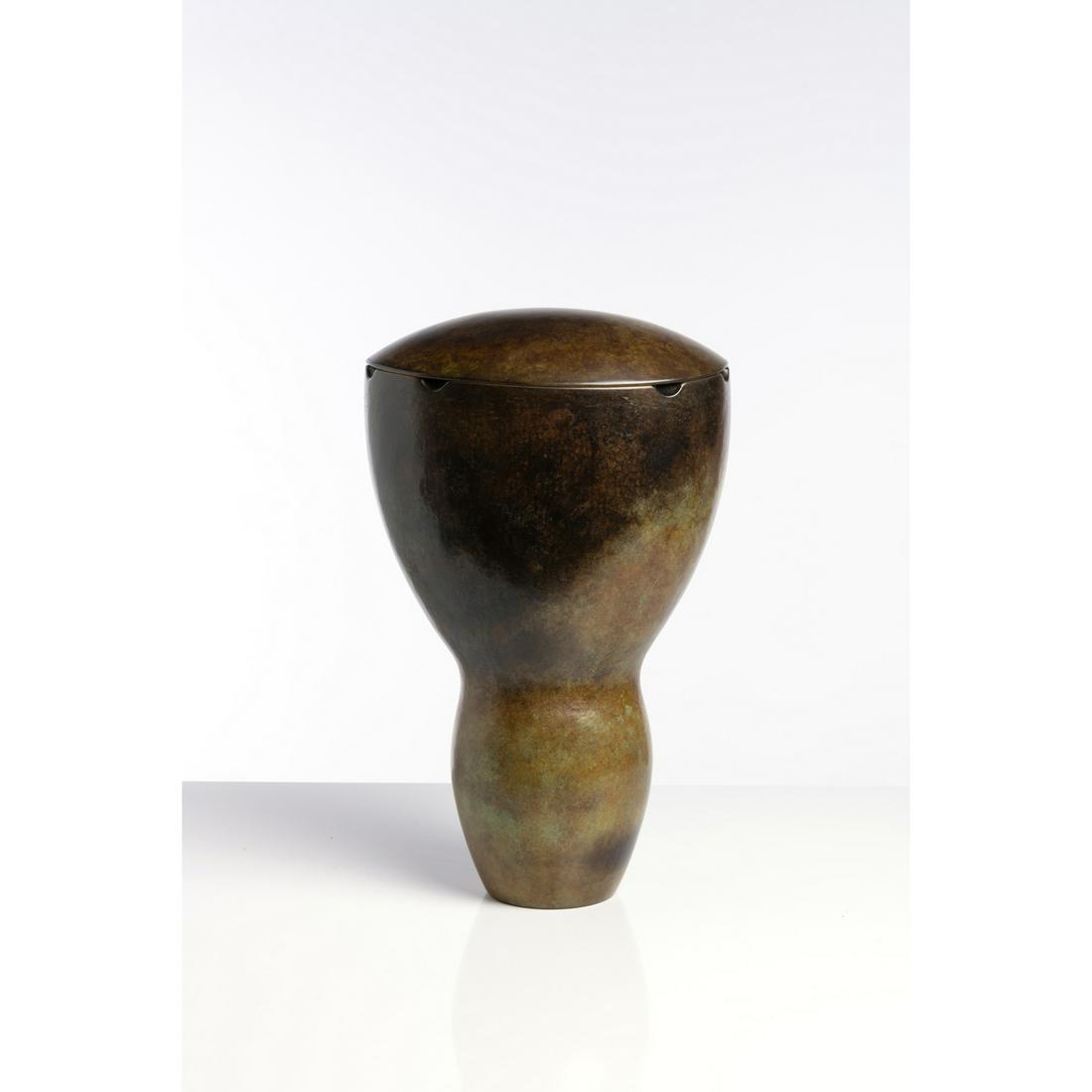 ƒ Hervé Wahlen (b. 1957) L'Envers - unique piece: ƒ Hervé Wahlen (b. 1957) L'Envers - unique piece Hammered copper and gold leaf Signed 'Wahlen' and dated '2004' Creation date: 2004 H 79,5 x L 37 x P 29 cm (open) H 61,5 x L 37 x P 29 cm (closed) An