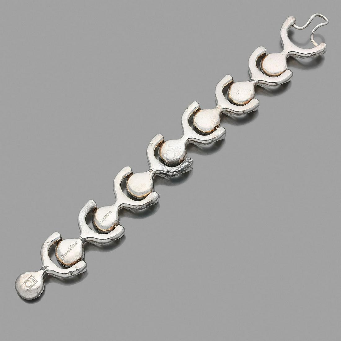 Jacob HULL, Denmark. 1970. Modernist bracelet in silver: Jacob HULL, Denmark. 1970. Modernist bracelet in silver plated metal. Signed. Length: 19 cm