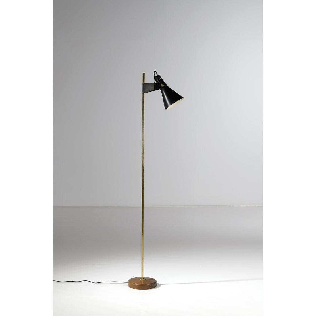 René-Jean Caillette (1919-2004) Floor lamp B4: René-Jean Caillette (1919-2004) Floor lamp B4 Lacquered aluminum, brass and teak Pierre Disderot edition Creation date: 1955 H 163×Ø 23 cm