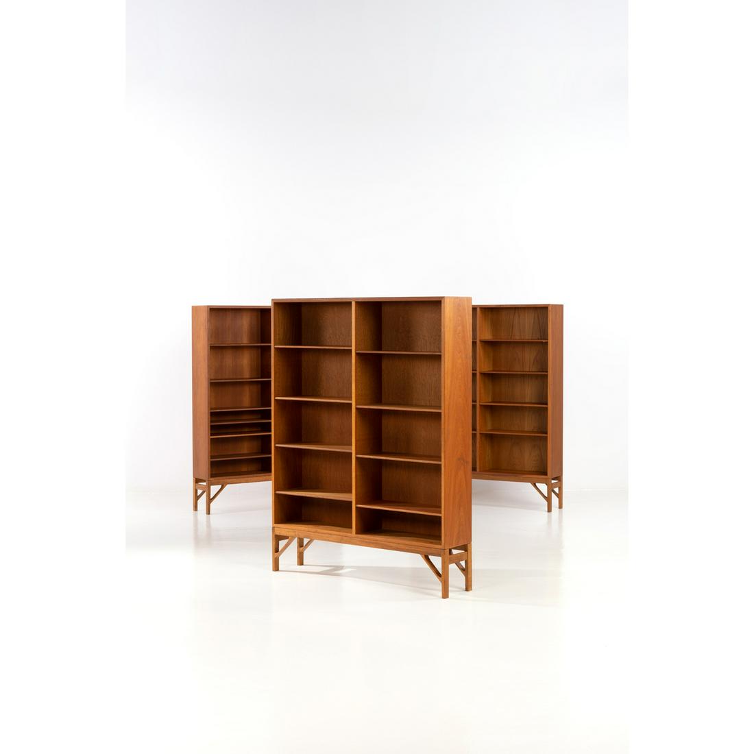 Børge Mogensen (1914-1972) Model n°154: Børge Mogensen (1914-1972)Model n°154Set of three bookcasesWoodEdited by C.M. Madsen for FDB Manufacturer's stamp and numbered '154' Creation date: circa 1945 H 159,5 x L 122 x P 26 cm