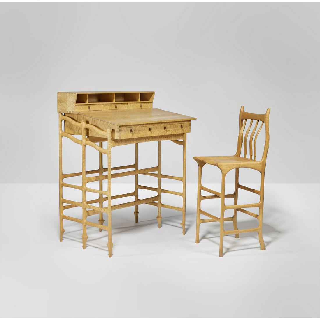 John Wesley Williams (20th c.-21st c.) Desk and chair -: John Wesley Williams (20th c.-21st c.)Desk and chair - Unique pieceMapleSigned beneath the deskCreation date: circa 1980H 129,5 × L 94 × P 79 cm (desk)H 117 × L 43 × P 51 cm (chair