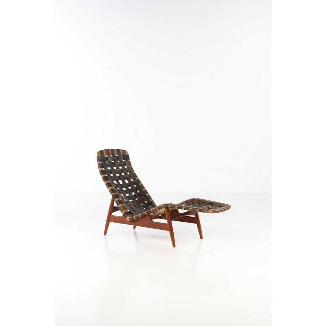 Arne Vodder (1926-2009) Chaise longue: Arne Vodder (1926-2009)Chaise longueTeak, ash wood and leatherModel created in 1950H 92 × L 148 × P 56 cmBibliography: Design Museum Danmark, Furniture index, model referenced under no. RP 1