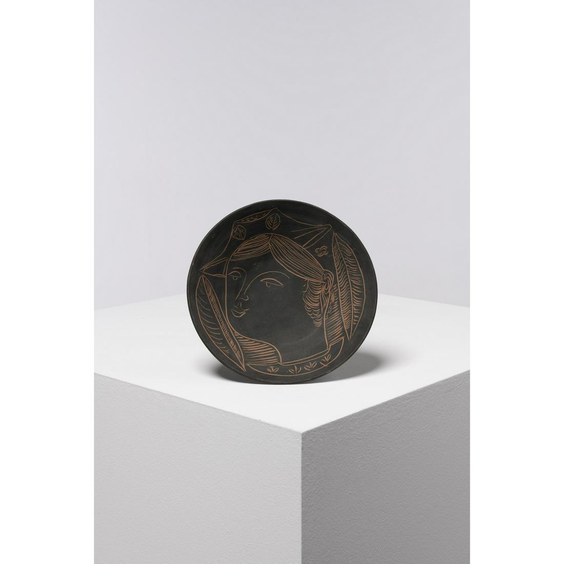 Jacques Innocenti (1926-1958) Dish: Jacques Innocenti (1926-1958)DishGlazed ceramicSigned 'J INNOCENTI VALLAURIS'Model created circa 1950H 6 × Ø 21,5cm