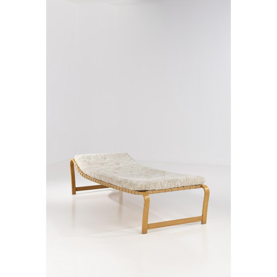 Bruno Mathsson (1907-1988) Daybed: Bruno Mathsson (1907-1988)DaybedBirch wood, canvas and fabricEdited by Karl MathssonModel created in 1937H 55 × L 218 × P 80 cmBibliography:- Bruno Mathsson Mobelkonstnaren Glashusarkitekten