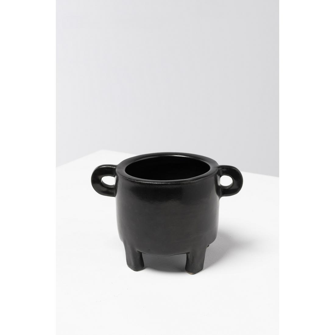 Accolay (1945-1992) Small planter with handles, resting: Accolay (1945-1992)Small planter with handles, resting on four small feet Glazed ceramicSigned "14 Accolay MBA" beneath the base H:11 - D: 17 cm