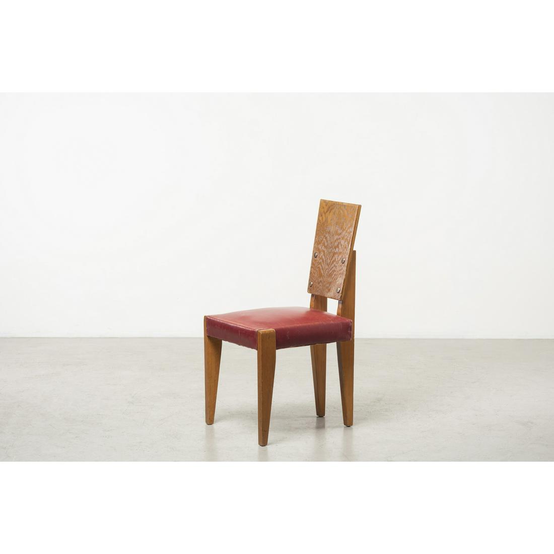 André Sornay (1902-2000) Chair: André Sornay (1902-2000)ChairOak, leather, brassFrance, 1935-1937H: 91 - L - 50 - P: 47 cm