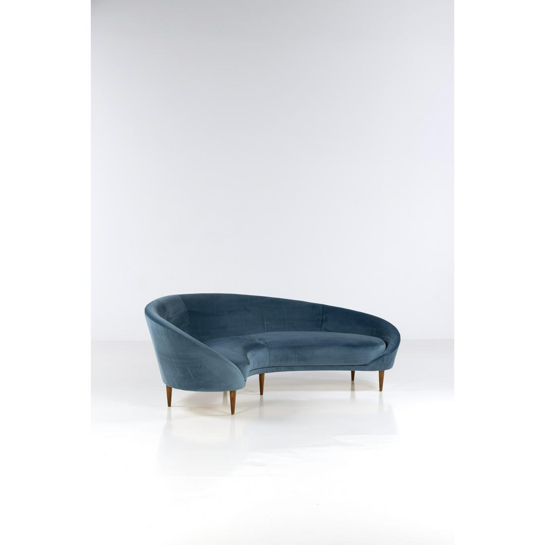 Federico Munari (20th c.), attributed to Sofa: Federico Munari (20th c.), attributed toSofaVelvet and woodModel created circa 1960H 78 × L 230 × P 75 cm