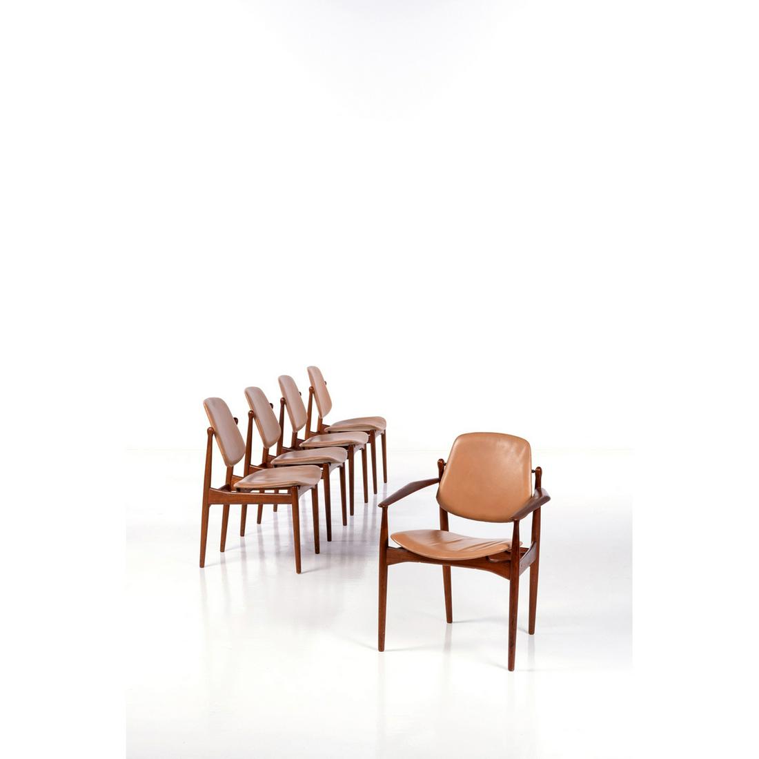 Arne Vodder (1926-2009) Model FD-184: Arne Vodder (1926-2009)Model FD-184Set of four chairs and one armchairTeak and vinylFrance and Daverkosen EditionManufacturer's plaqueCreation date: circa 1950H 85 x L 45 x P 51 cmGood overall conditi