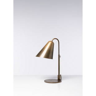 Vilhelm Lauritzen (1894-1984) Table lamp: Vilhelm Lauritzen (1894-1984)Table lampBrassEdited by Louis PoulsenModel created circa 1928H 55 (variable) &#215; L 33 &#215; W 22 cm