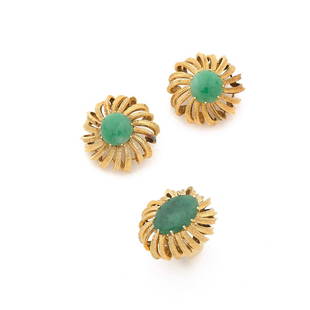 Ilias LALAOUNIS, Greece Half-set Demi-parure "Dahlias" composed of a ring and a pair of clip: Ilias LALAOUNIS, GreeceHalf-set Demi-parure "Dahlias" composed of a ring and a pair of clip earrings in openwork 18K yellow gold (750‰) and finely chiseled and jadeite jade cabochons Signed, eng