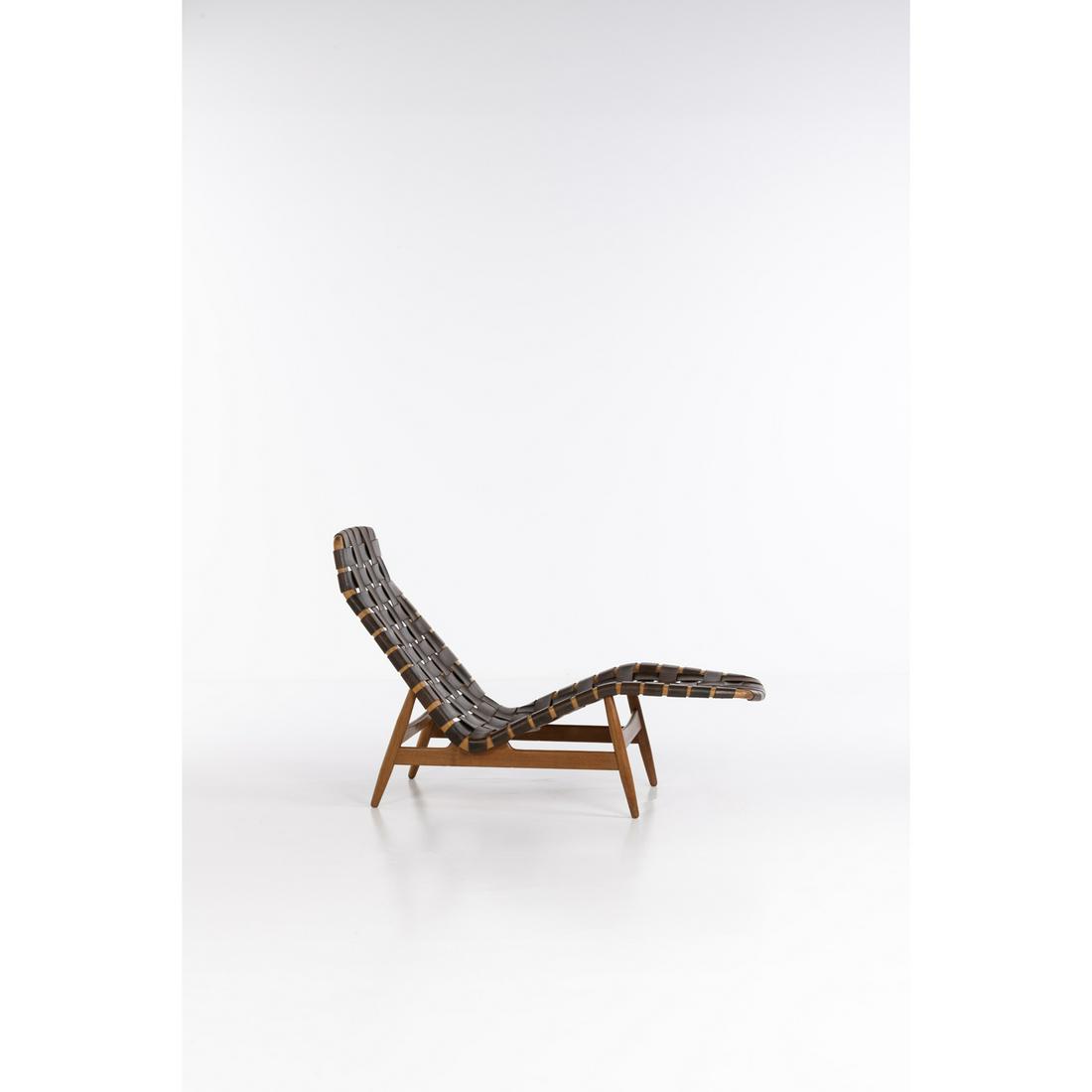 Arne Vodder (1926-2009) Chaise longue: Arne Vodder (1926-2009)Chaise longueTeak and leatherEdited by BovirkeModel created in 1958H 90 × L 130 × P 60 cmProvenance: Galerie Philippe Denys, BrusselsBibliography: Design Museum Danmar
