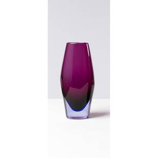 Mario Pinzoni (1927-1993) Sommerso: Mario Pinzoni (1927-1993)SommersoVaseBlown glassEdited by Seguso Vetri d'ArteModel created in 1965H 35 × Ø 15 cmBibliography: Art Glass from Murano, Arnoldsche1993, p. 163