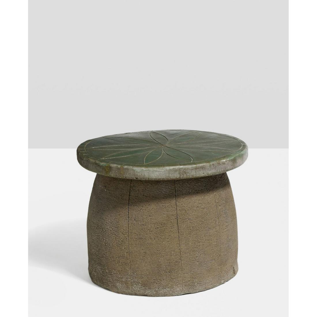 Stan Bitters (born in 1936) Coffee table - Unique piece: Stan Bitters (born in 1936)Coffee table - Unique pieceGlazed ceramicModel created in the 1960sH 51 × Ø 65 cm