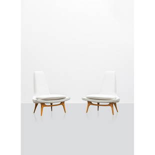Karpen of California (20th c.) Pair of lounge chairs: Karpen of California (20th c.)Pair of lounge chairsWalnut and fabricModel created in the 1950sH 102 × L 91 × W 80 cm