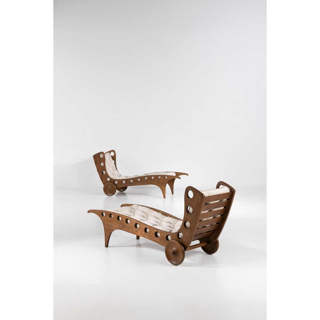 Gio Ponti (1891-1979) Pair of chaises longues: Gio Ponti (1891-1979)Pair of chaises longuesOak wood and fabricEdited by Casa e GiardinoModel created in 1937H 80 × L 155 × W 63 cmBibliography:- Domus n°116, August 1937, p. 18 for a s