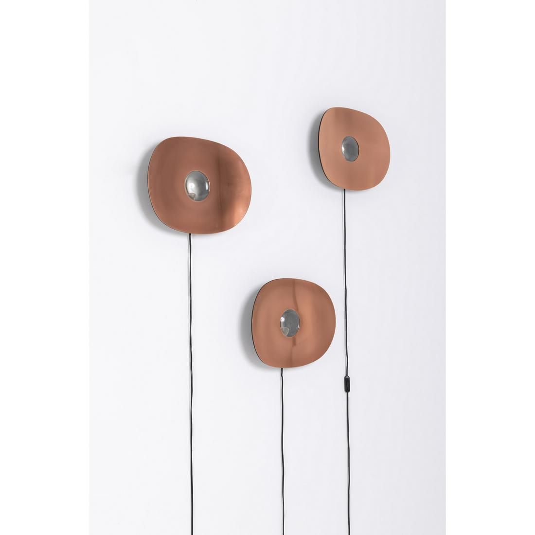 Patrick Naggar (born in 1946) Set of three sconces - Limited edition: Patrick Naggar (born in 1946)Set of three sconces - Limited editionCopper and glassCat-Berro edition, limited edition of 3 Artist's monogramModel created in 2010H 30 × L 40 × W 7,5 cm