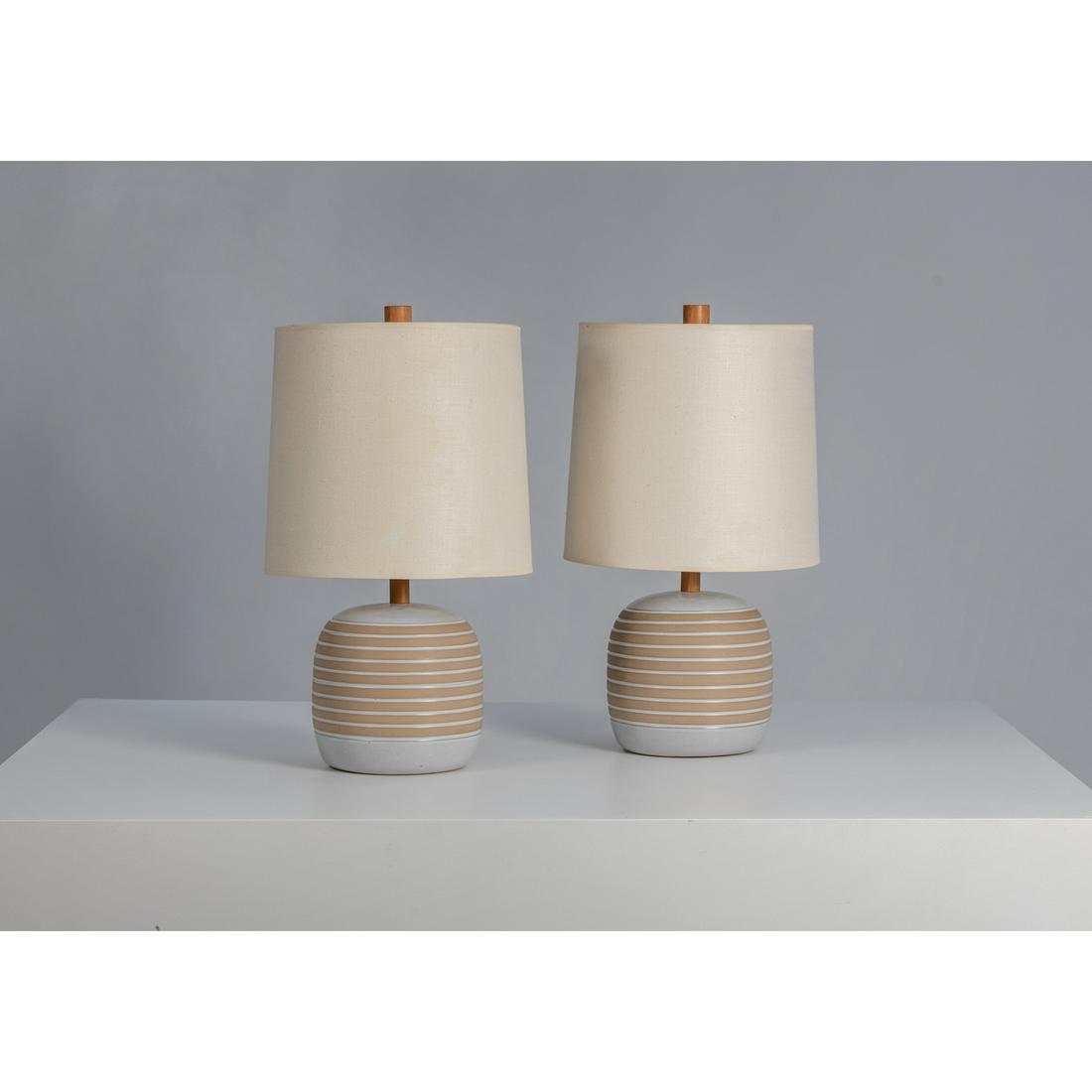 Jane & Gordon Martz (20th c.) Pair of table lamps: Jane & Gordon Martz (20th c.) Pair of table lamps Ceramic, walnut, brass and fabric Edited by Marshall Studios Signed 'Martz' Model created in the 1960s H 53,5×Ø 30,5 cm