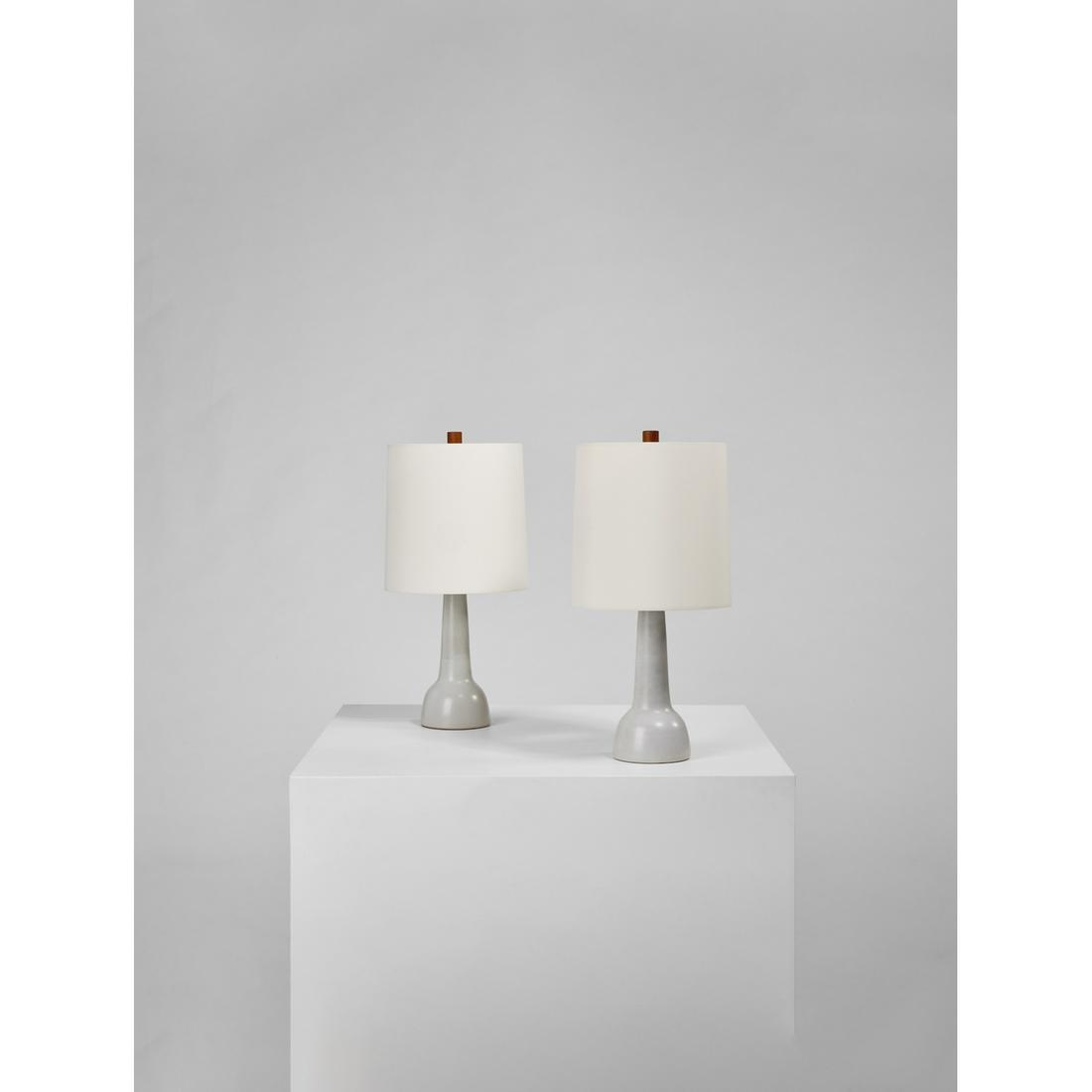 Jane & Gordon Martz (20th c.) Pair of table lamps: Jane & Gordon Martz (20th c.) Pair of table lamps Ceramic, walnut, brass and fabric Edited by Marshall Studios Model created in the 1960s H 63,5 × Ø 30,5 cm