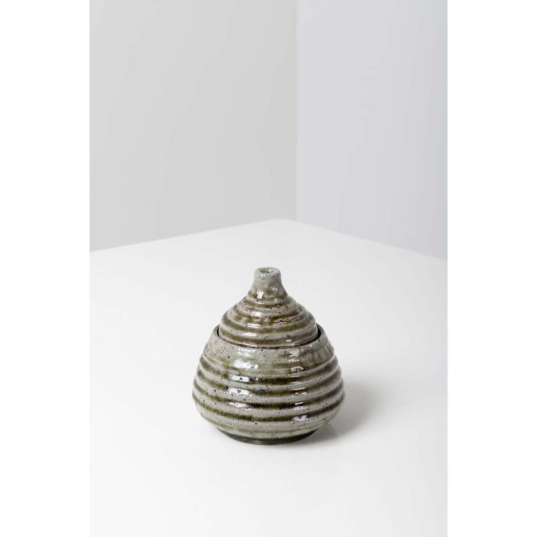 Jean Lerat (1913-1992) & Jacqueline Lerat (1920-2009) Box: Jean Lerat (1913-1992) & Jacqueline Lerat (1920-2009)BoxGlazed stonewareIncised signature, 'JJ LERAT' beneath the base andnumbered 137Model created circa 1955H 14,5 × Ø 14,5 cmThis work is r