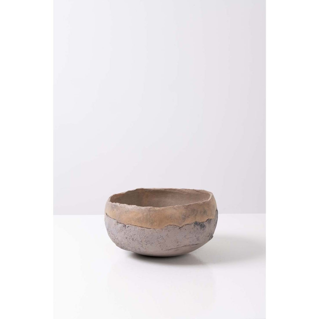 Élisabeth Joulia (1925-2003) Dish: Élisabeth Joulia (1925-2003)DishGlazed 'raku' stoneware Incised signature, 'JOULIA' beneath the baseModel created circa 1980H 16 × Ø 30 cmProvenance : former Hélène Valentin c