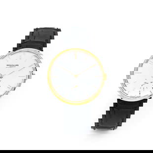 PATEK PHILIPPE Réf. 69060: PATEK PHILIPPERéf. 69060Box No. 43648Movement No. 793558Wristwatch in 18k (750) yellow gold. Round case, snap-back case. Silver dial with applied baton hour-markers and seconds' hand. Mechanical