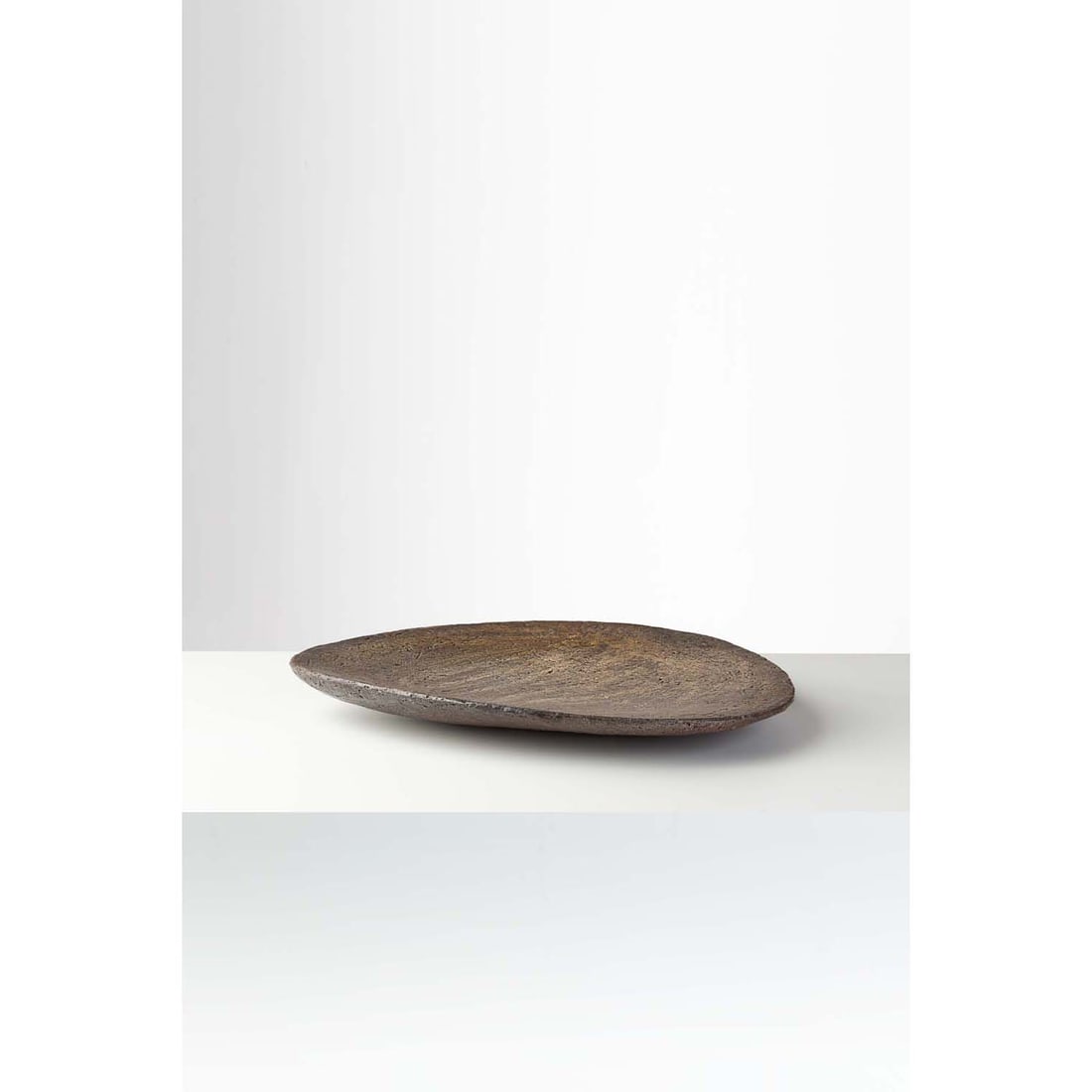 Elisabeth Joulia (1925-2003) Dish: Elisabeth Joulia (1925-2003)DishGlazed stonewareIncised signature, 'Joulia on the undersideModel created circa 1970H 6,5 × L 46,5 × W 41,5 cm
