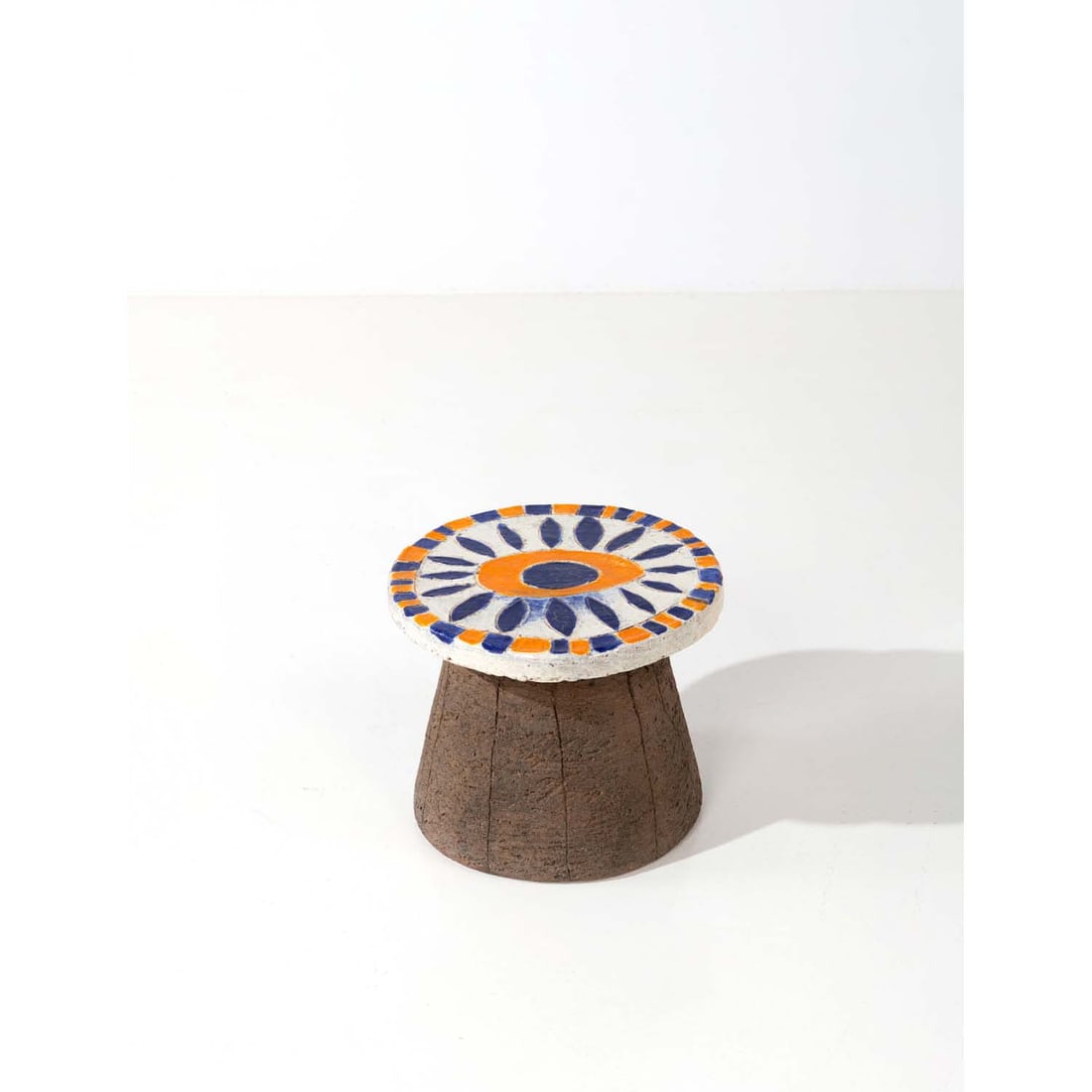 Stan Bitters (born 1936) Side table - Unique piece: Stan Bitters (born 1936)Side table - Unique pieceGlazed ceramicModel created in the 1960sH 27,5 X Ø 33 cm