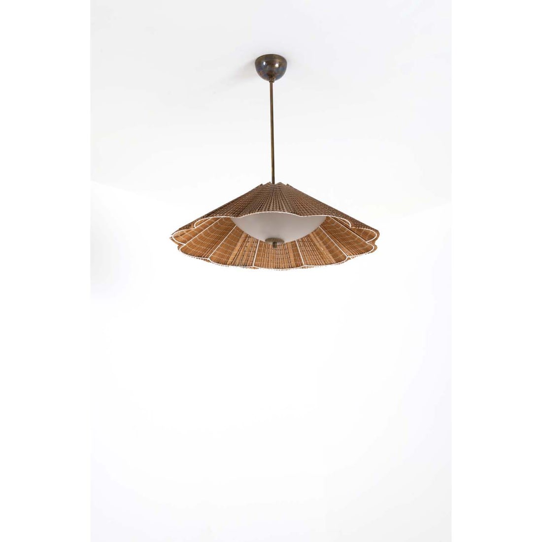 Gunnel Nyman (1909-1948) Suspension: Gunnel Nyman (1909-1948)SuspensionBrass, wood slats, metal and glassEdited by IdmanModel created circa 1945H 60 × Ø 60 cm