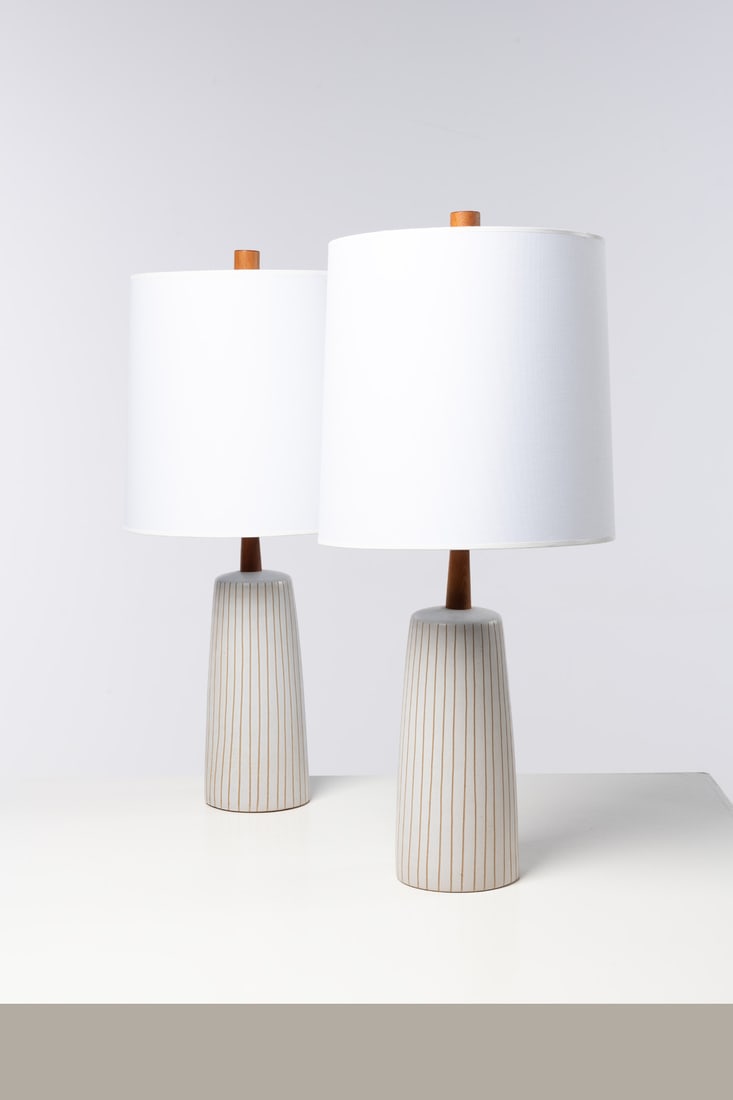 Jane & Gordon Martz (XXe) Pair of table lamps: Jane & Gordon Martz (XXe)Pair of table lampsCeramic, walnut, brass and textileEditor Marshall StudiosSigned 'Martz' on the baseModel created circa 1960H 68 × Ø 38 cm