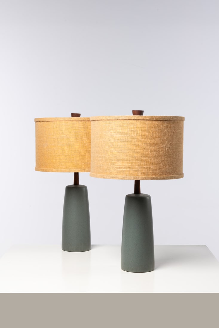 Jane & Gordon Martz (XXe) Pair of table lamps: Jane & Gordon Martz (XXe)Pair of table lampsCeramic, walnut, brass and textileEditor Marshall StudiosSigned 'Martz' on the baseModel created circa 1960H 36 × Ø 61 cm