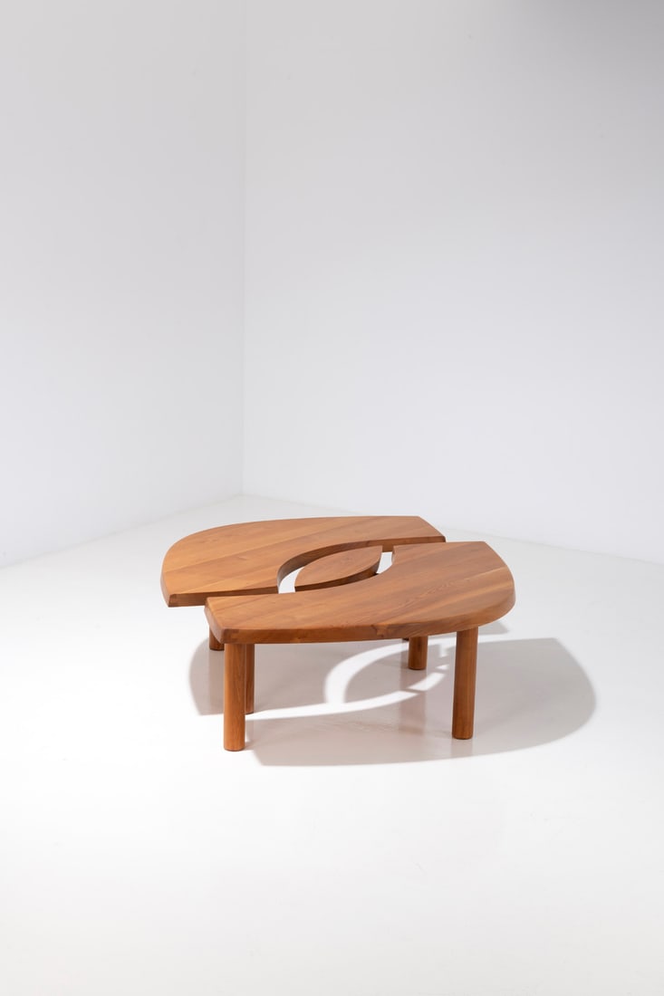 Pierre Chapo (1927-1987) Table - Modèle T22 dite 'Œil': Pierre Chapo (1927-1987)Table - Modèle T22 dite 'Œil'OrmeÉdition SeltzÉtiquette d'éditeurModèle créé en 1972Date de production: 1986H 47 × L 176 × P 1