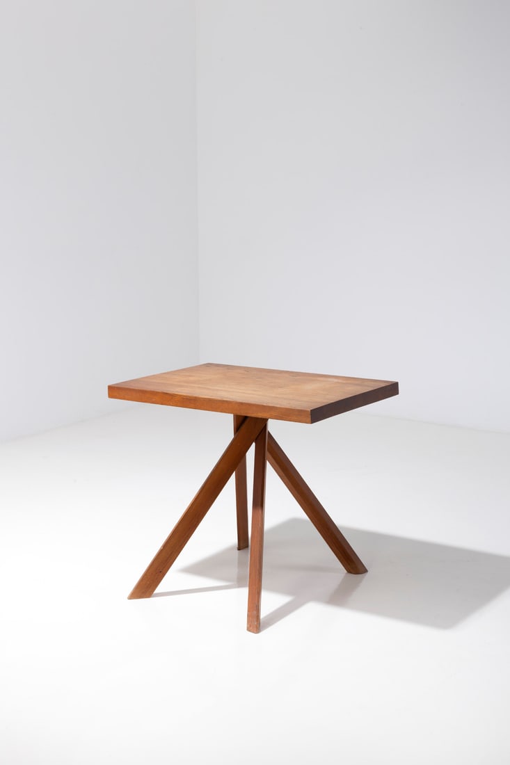 Pierre Chapo (1927-1987) Table: Pierre Chapo (1927-1987)TableOrmeModèle créé vers 1960H 73 × L 82 × P 61 cm