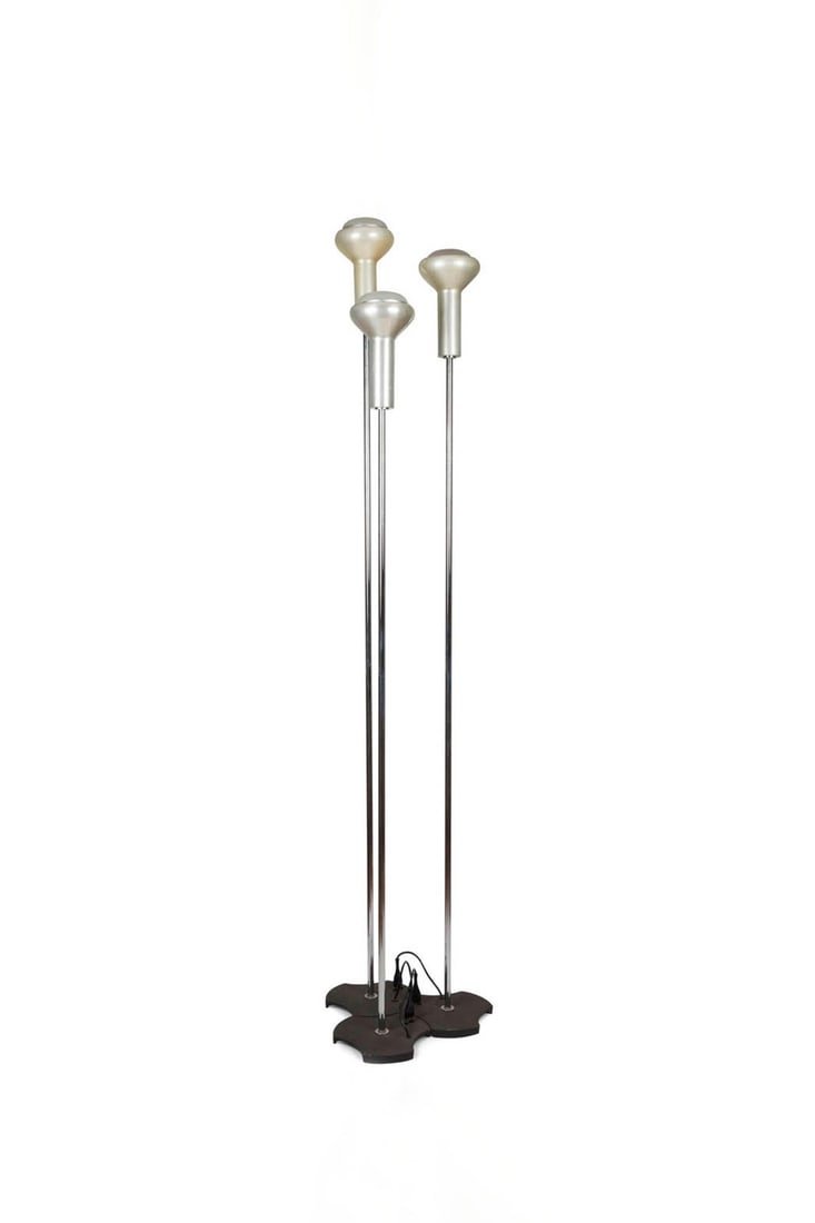 Gino Sarfatti (1912-1985) Suite of three floor lamps model 1073/3 Anodised aluminium, chromed steel (1 of 1)