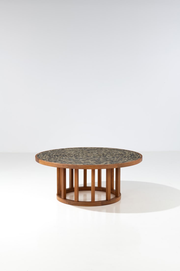 Jane & Gordon Martz (20th c: Jane & Gordon Martz (20th c.)Coffee tableCeramic and walnutEdited by Marshall StudiosModel created in the 1960sH 51 × Ø 124,5 cm
