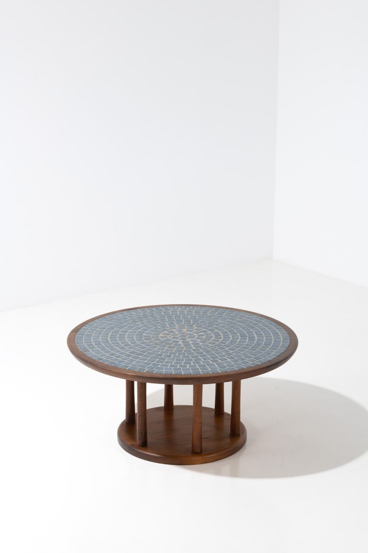 Jane & Gordon Martz (20th c: Jane & Gordon Martz (20th c.)Coffee tableWalnut and ceramicEdited by Marshall StudiosModel created in the 1960sH 40,5 × Ø 86 cm