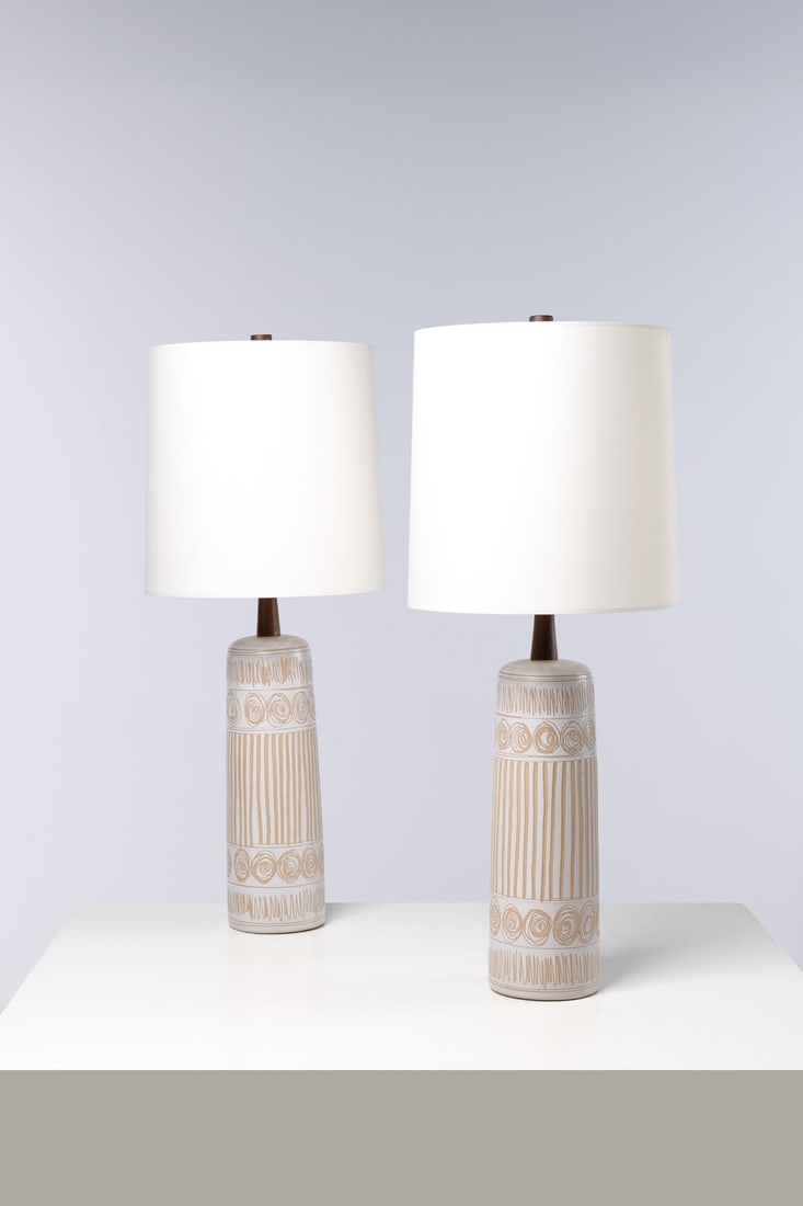 Jane & Gordon Martz (20th c: Jane & Gordon Martz (20th c.)Pair of table lampsCeramic, walnut, brass and fabricEdited by Marshall StudiosSigned ‘Martz’ on the basesModel created in the 1960sH 75 × Ø 30 cm