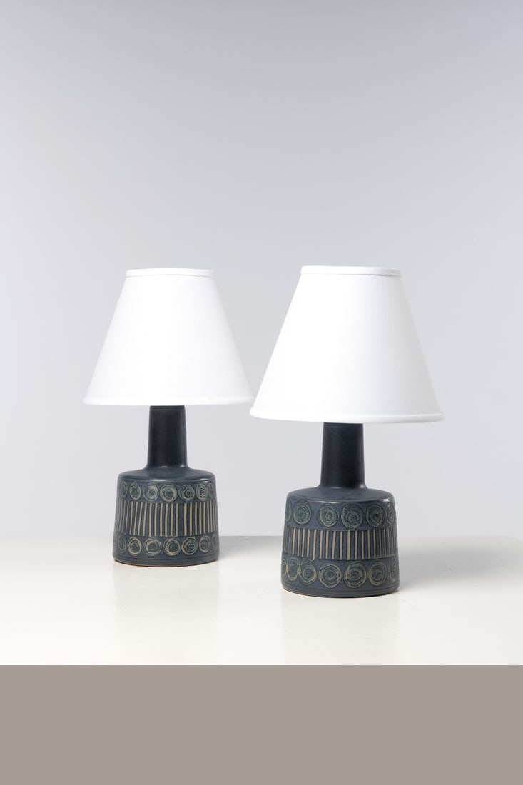 Jane & Gordon Martz (20th c: Jane & Gordon Martz (20th c.)Pair of table lampsCeramic, walnut, brass and fabricEdited by Marshall StudiosSigned ‘Martz’ on the basesModel created in the 1960sH 42 × Ø 25 cm