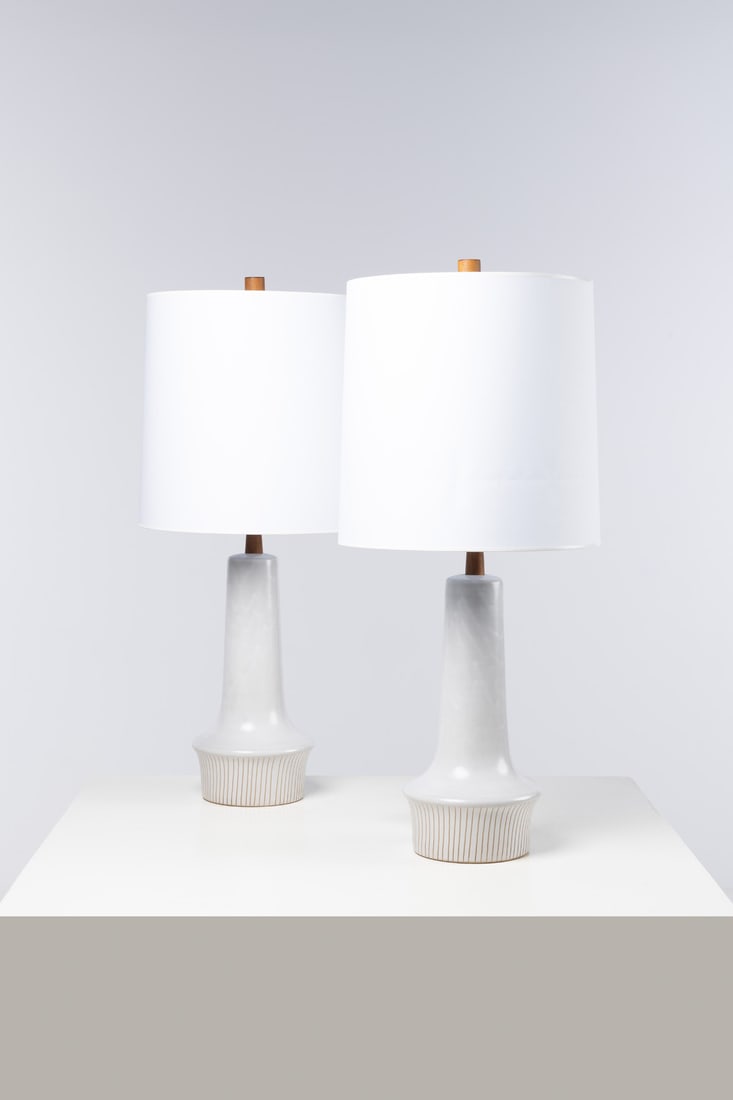 Jane & Gordon Martz (20th c: Jane & Gordon Martz (20th c.)Pair of table lampsCeramic, walnut, brass and fabricEdited by Marshall StudiosSigned ‘Martz’ on the basesModel created in the 1960sH 80,5 × Ø 35,5 cm