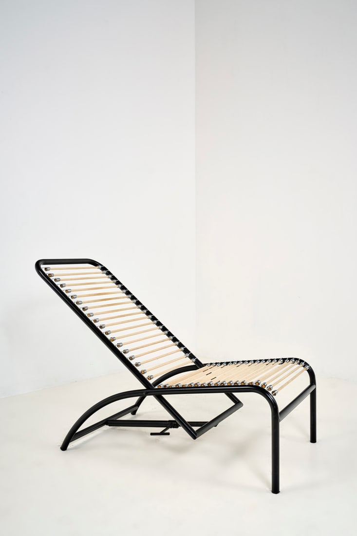 René Herbst (1891-1982) Lounge Chair - Prototype Chromed steel and bungee cord Pallucco Edition: René Herbst (1891-1982)Lounge Chair - PrototypeChromed steel and bungee cordPallucco EditionModel created around 1930Production date: 1980H 100 to 60 cm (variable) x W 120 x D 58 cmBibliography: