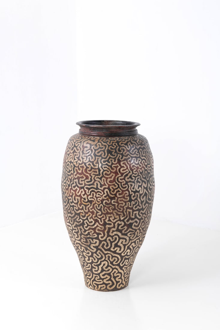 Per Weiss (1953-2023) Vase - Unique piece: Per Weiss (1953-2023)Vase - Unique pieceGlazed ceramicModel created circa 1980H 115 × Ø 63 cm
