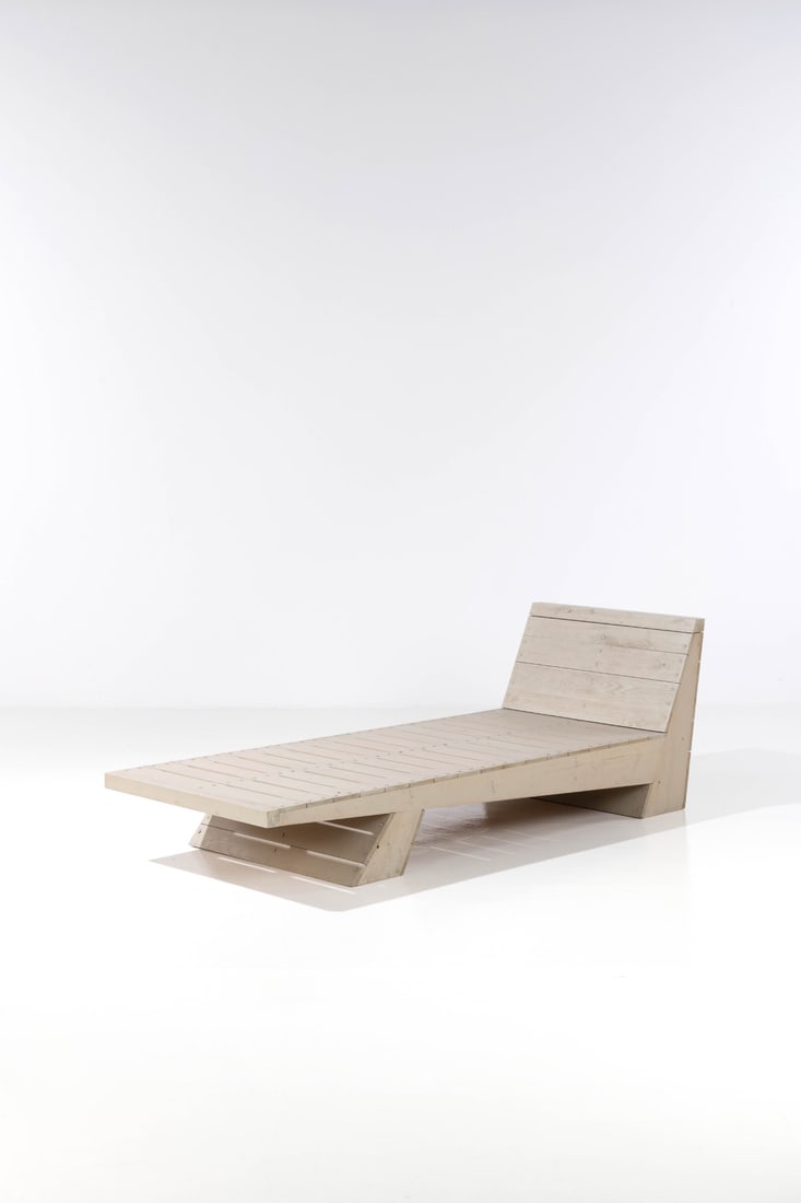 Dom Hans Van Der Laan (1904-1991) Chaise longue: Dom Hans Van Der Laan (1904-1991)Chaise longueWood and lacquered metalModel created circa 1970H 72,5×L 220×W 83cm