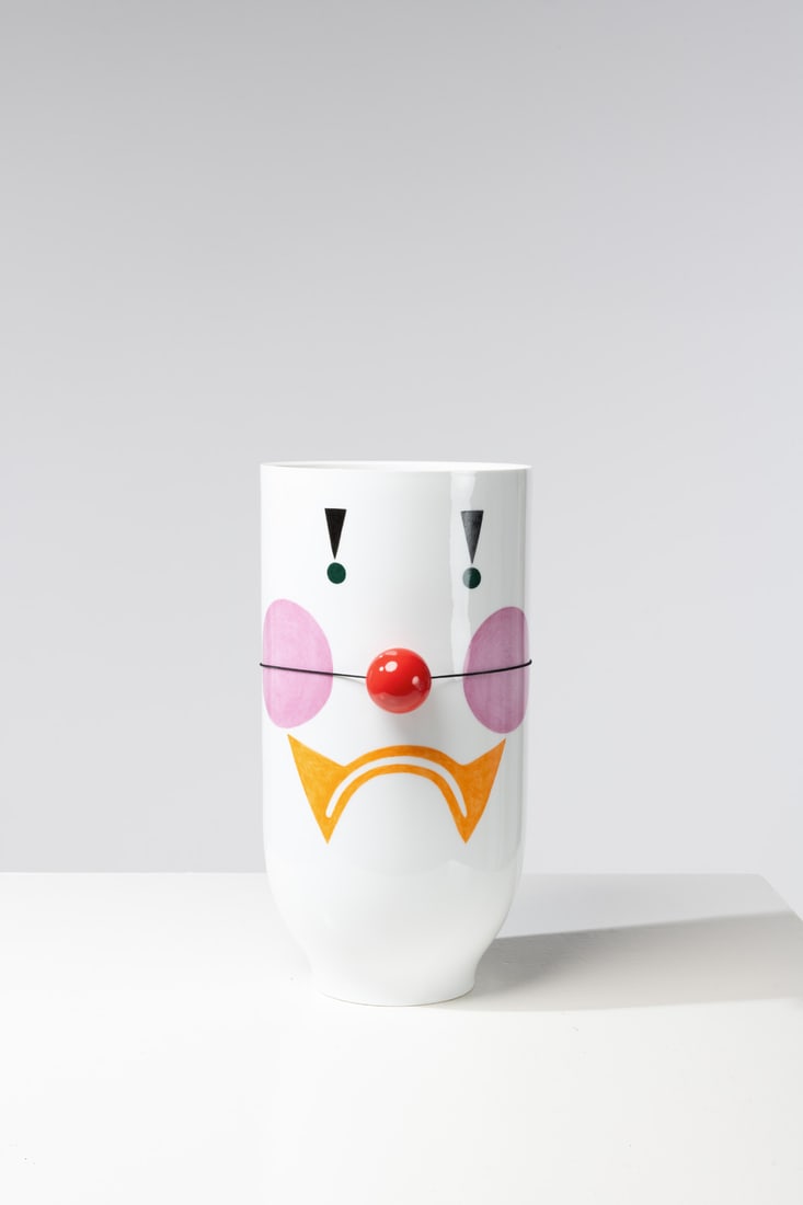 xx Pierre Charpin (born in 1962) Vase - 'Pipo' model Unique piece Hand-painted glazed porcelain and: Pierre Charpin (born in 1962)Vase - 'Pipo' modelUnique pieceHand-painted glazed porcelain and elastic bandGalerie Kreo editionSigned and dated on the back 'Pierre Charpin 2016'Model created in 2016H 4