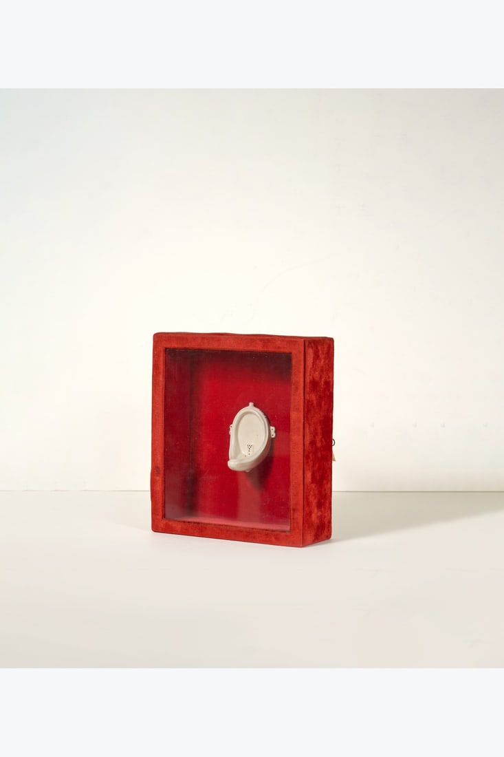 Marcel Duchamp (Blainville, 1887 - Neuilly sur Seine 1968) Georges Hugnet (Paris 1906 - Saint: Marcel Duchamp (Blainville, 1887 - Neuilly sur Seine 1968) Georges Hugnet(Paris 1906 - Saint Martin de Ré 1974)Urinoir, 1938-1939Miniature urinal in white ceramic enhanced with black paint in a r