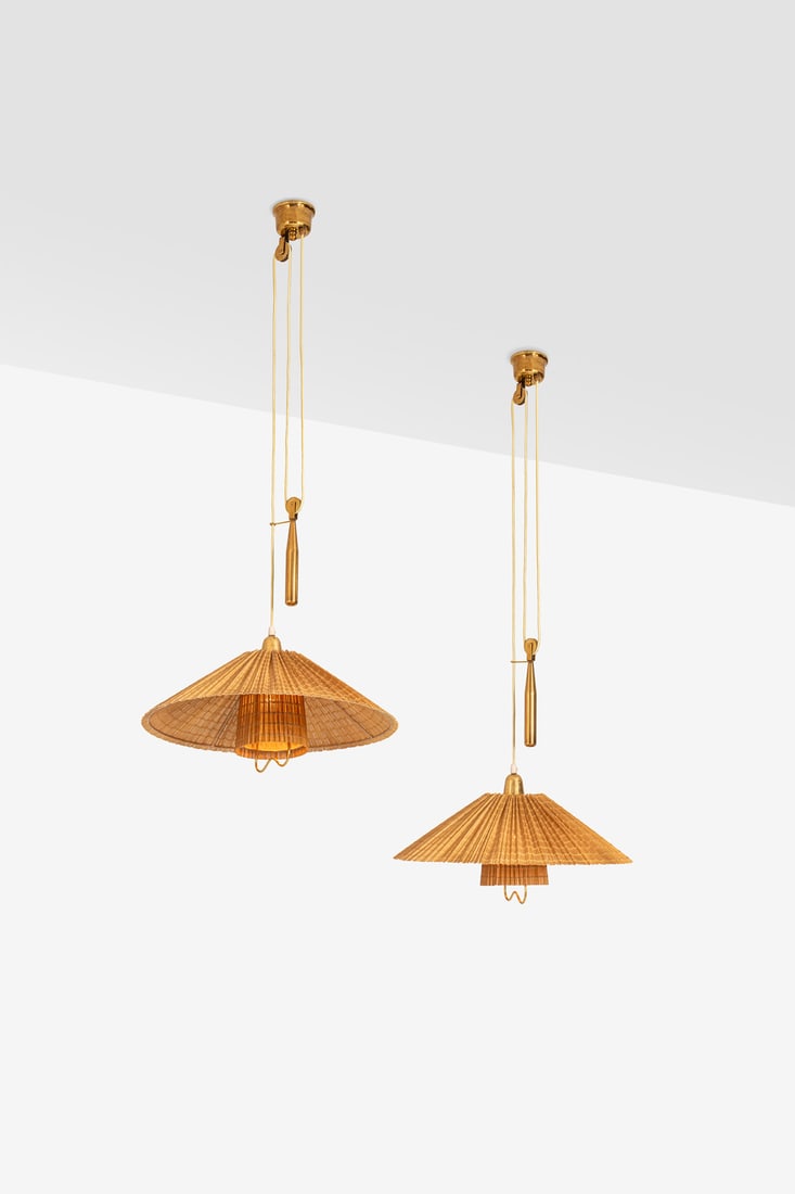 xx Itsu (Edited by, 20th c.) Pair of ceiling lamps with counterweight (1 of 3)
