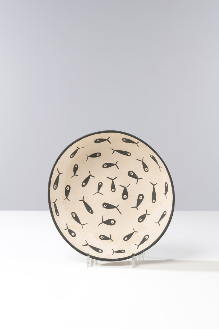 x Judy Kensley McKie (born 1944) Sculpture: x Judy Kensley McKie (born 1944)Sculpture Unique piece Painted ceramicSigned and dated 'JKM 86' on the back Model created in 1986H 7 x Ø 29cm