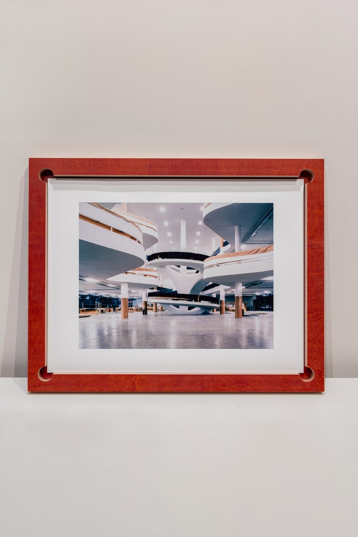 Candida Höfer - Antoine Volodine - Martin Szekely Les grands transparents: Candida Höfer - Antoine Volodine - Martin SzekelyLes grands transparents.Toluca Éditions, Paris, 2006.Folio (51.2 × 40.3 × 3.5 cm).First edition, limited to 45 numbered copies (+ 5