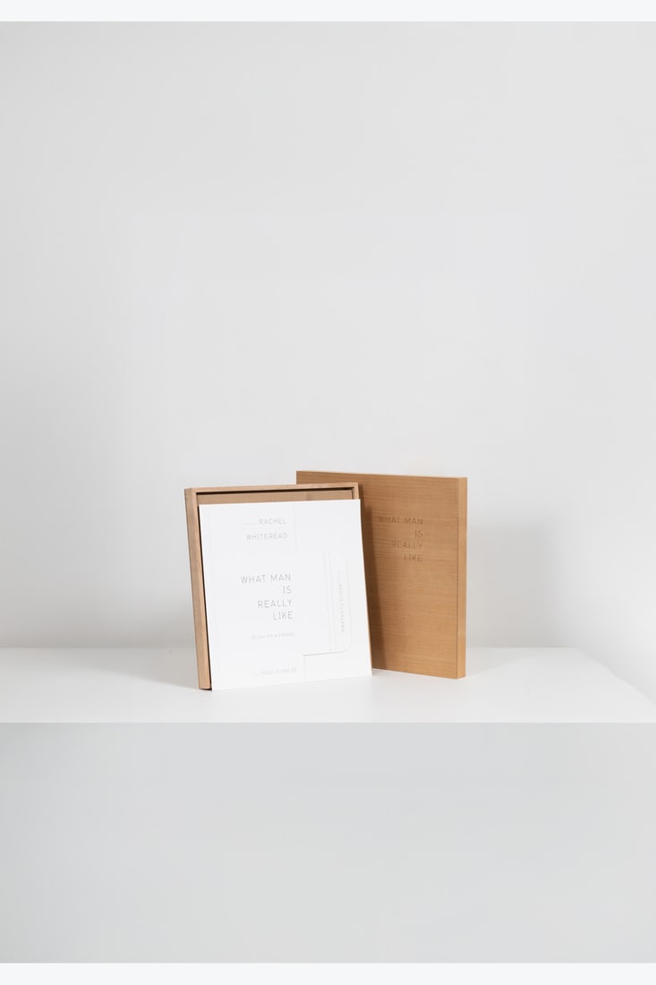 Rachel Whiteread - Ingo Schulze - Naoto Fukasawa What man is really like: Rachel Whiteread - Ingo Schulze - NaotoFukasawaWhat man is really like.Toluca Éditions, Paris, 2010.In-4 (33 ×33 ×3.3 cm).First edition, limited to 40 numbered copies (+ 8 H.C.).Wooden